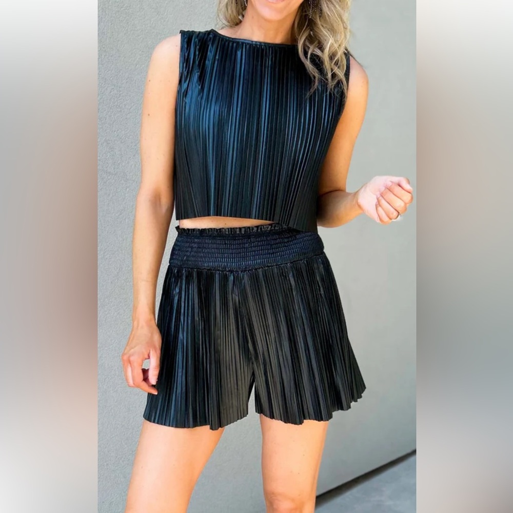 BlueB Faux Leather Pleated Cropped Top and Short Set size medium nWOT
